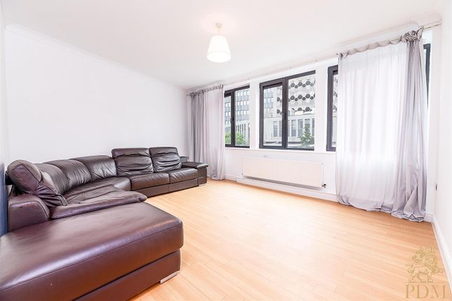2 bed property, in St. James's Street, £149,995