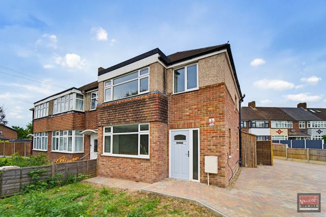 3 bed property, in Hogarth Avenue, £525,000