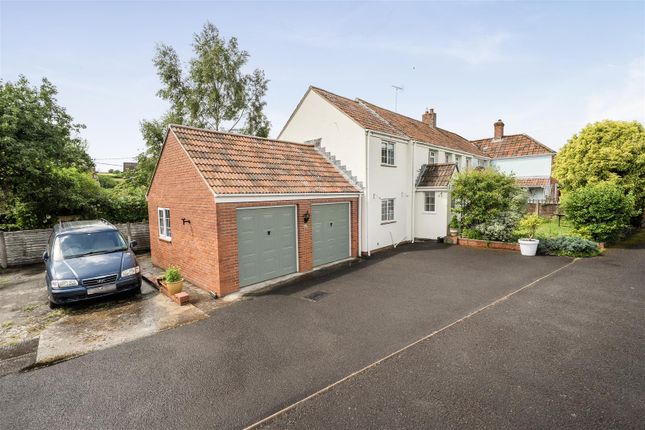 3 bed property, in Holywell, £360,000
