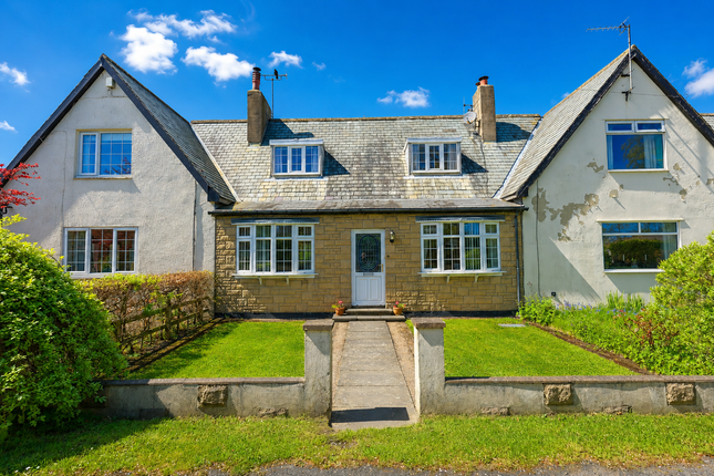 2 bed property, in Coast View, £250,000