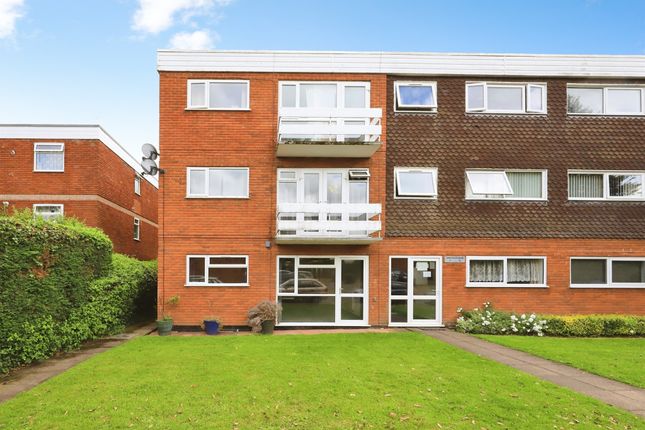 1 bed property, in Church Avenue, £105,000