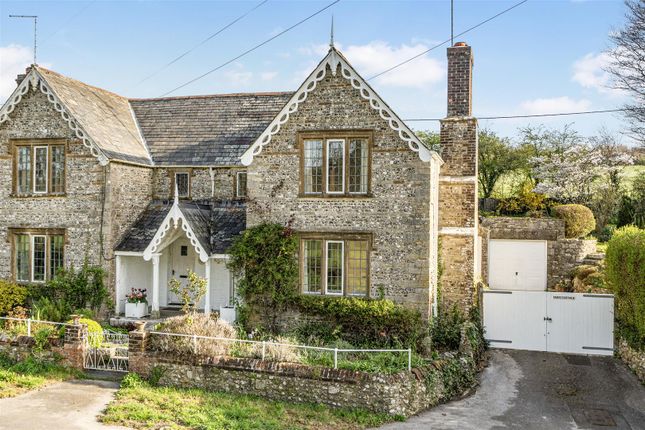 4 bed property, in Dorchester Road, £390,000
