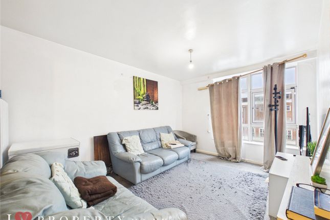 2 bed property, in Old Snow Hill, £160,000