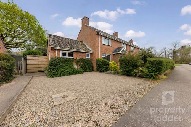 3 bed property, in Astley Road, £365,000