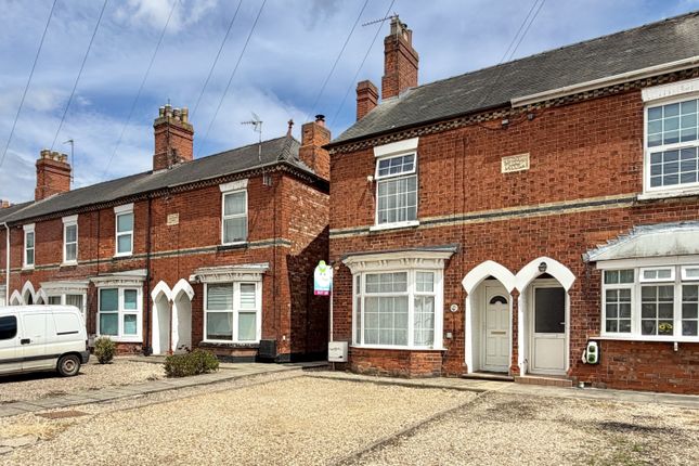 3 bed property, in Woodville Road, £170,000