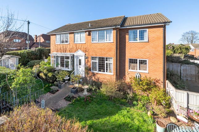 4 bed property, in The Sycamores, £350,000