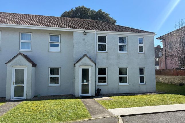 2 bed property, in Myrtle Drive, £115,000