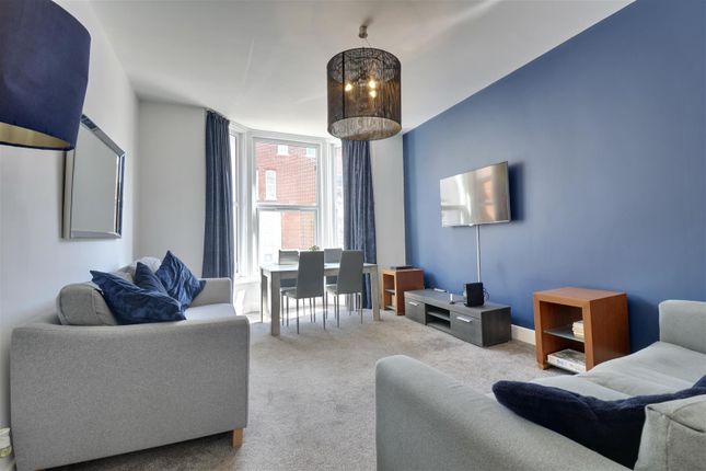 10 bed property, in Elphinstone Road, £950,000