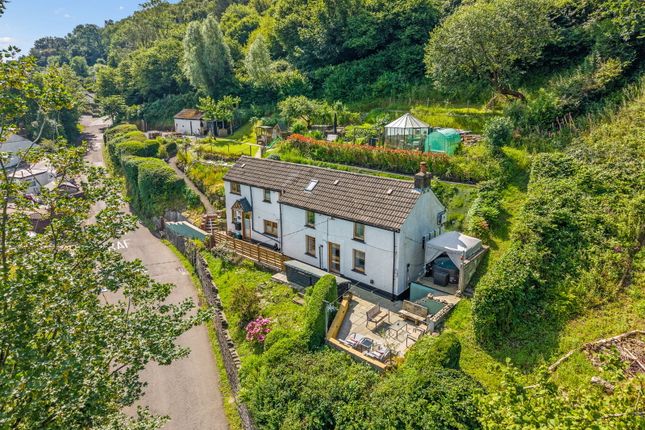 3 bed property, in Emlyn Cottage, £425,000