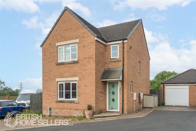 3 bed property, in Dukes Avenue, £270,000