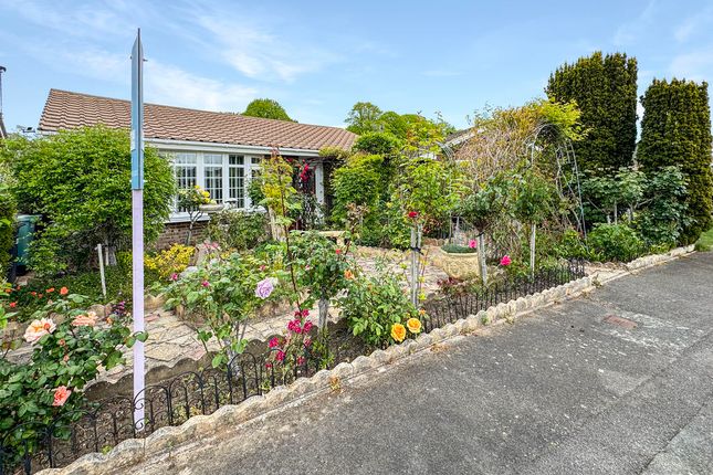 2 bed property, in Trelawny Way, £350,000