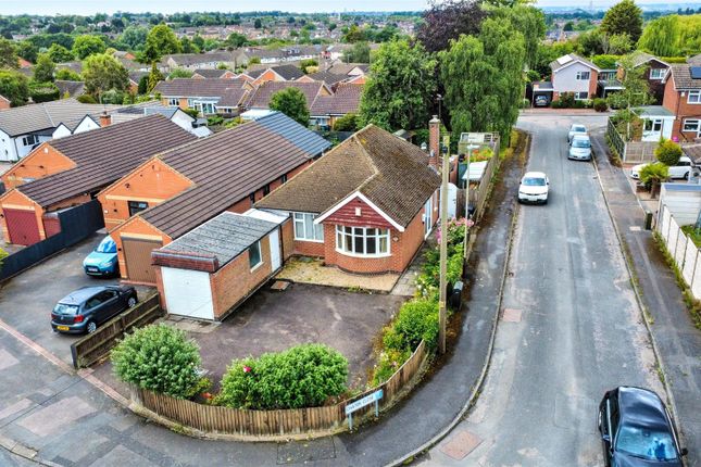 2 bed property, in Nursery Road, £265,000