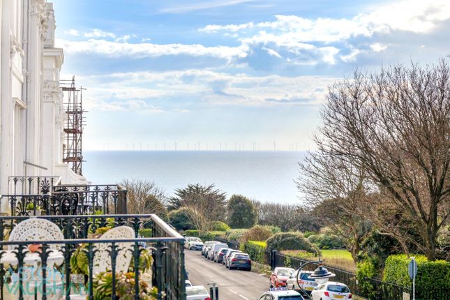 2 bed property, in Sussex Square, £475,000