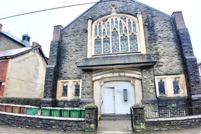 2 bed property, in High Street, £95,000