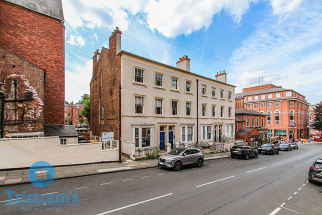 2 bed property, in Truman House, £275,000