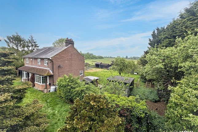3 bed property, in Markyate Road, £800,000