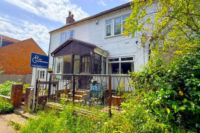 3 bed property, in Canal Side, £249,500