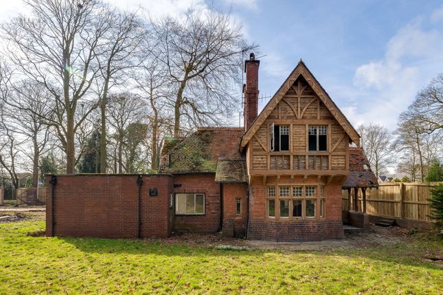 2 bed property, in Chelford Road, £500,000