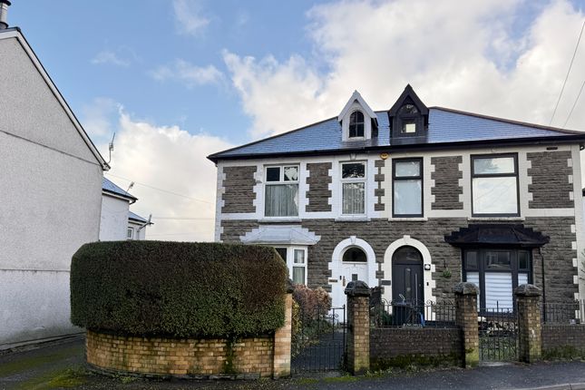 4 bed property, in The Walk, £240,000