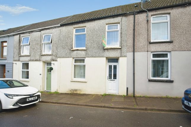 3 bed property, in Oakfield Terrace, £90,000