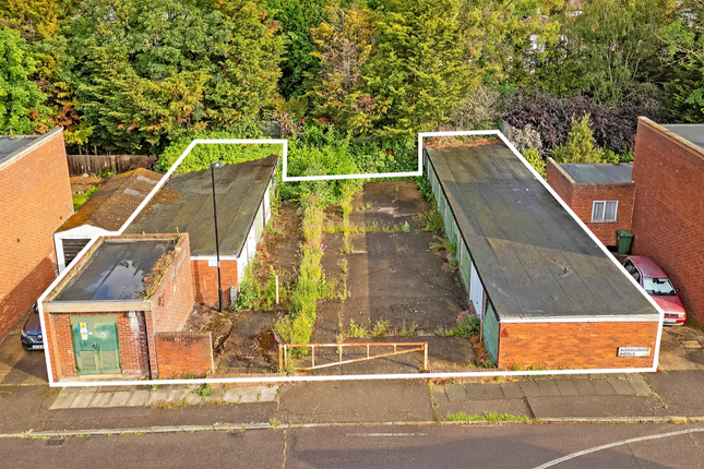 Studio, in Aldersgrove Avenue, £225,000