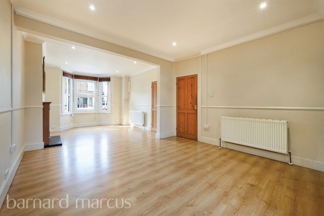 3 bed property, in Quick Road, £1,100,000