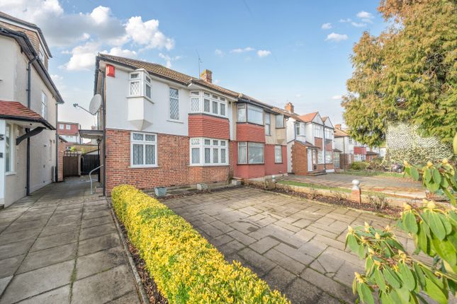 3 bed property, in Rushgrove Avenue, £575,000
