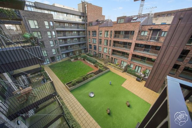 1 bed property, in Pavilions Court, £350,000