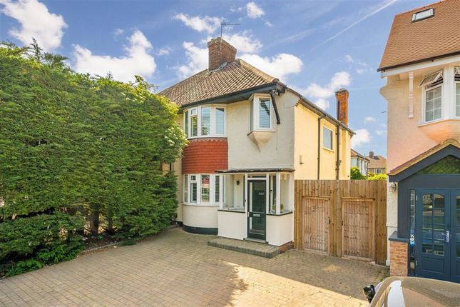 3 bed property, in Shooters Hill Road, £635,000