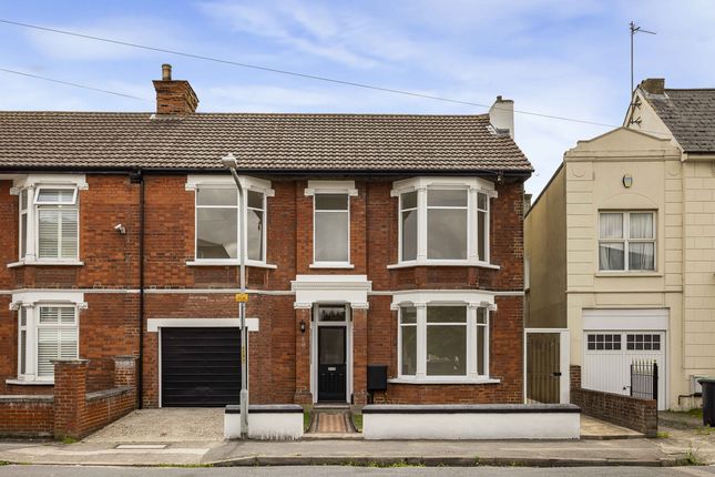 4 bed property, in St James's Road, £550,000