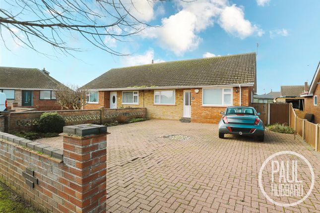 2 bed property, in Kingston Close, £220,000