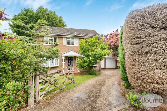 4 bed property, in Lyndhurst Close, £1,125,000