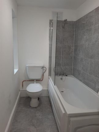 2 bed property, in Dominion Street, £95,000