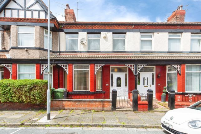 4 bed property, in Roxburgh Avenue, £200,000