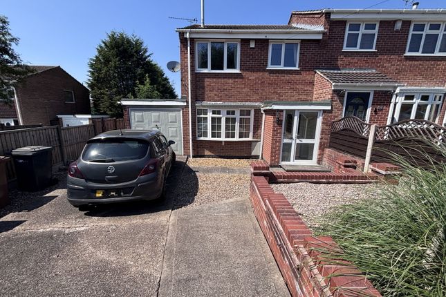 3 bed property, in Fabis Close, £199,950
