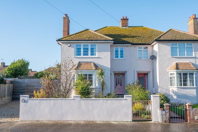 4 bed property, in Westcliff Avenue, £475,000