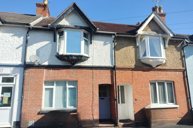5 bed property, in St. Josephs Road, £425,000