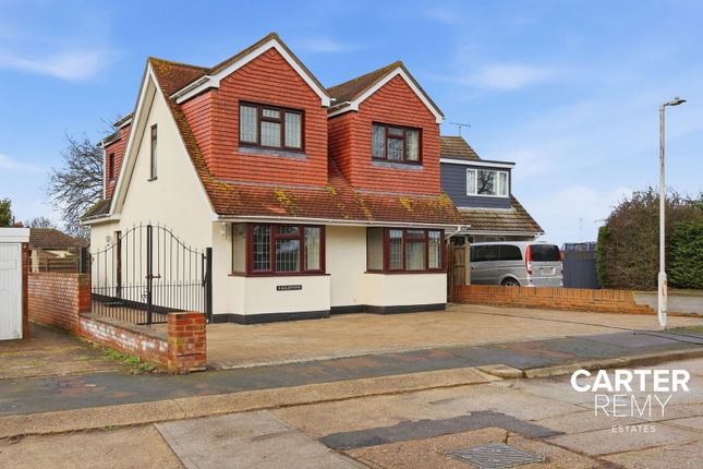 4 bed property, in Highlands Crescent, £500,000