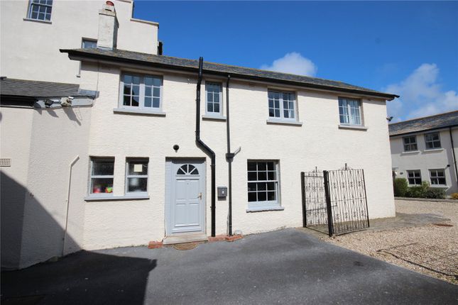 3 bed property, in De La Pole Court, £230,000