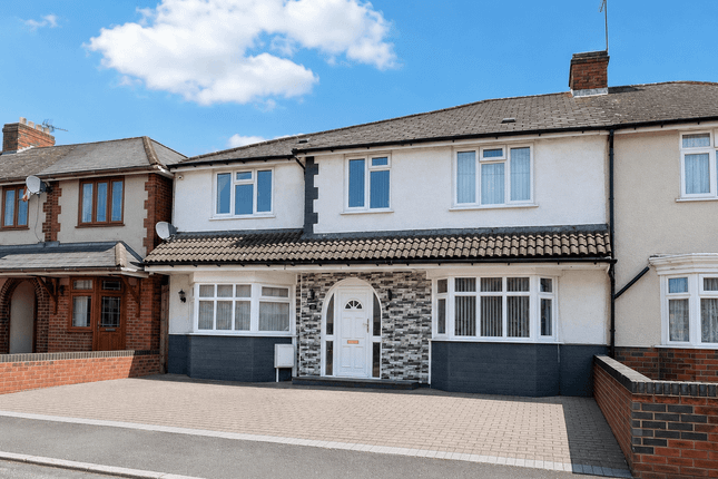 5 bed property, in West Bromwich B70, £495,000