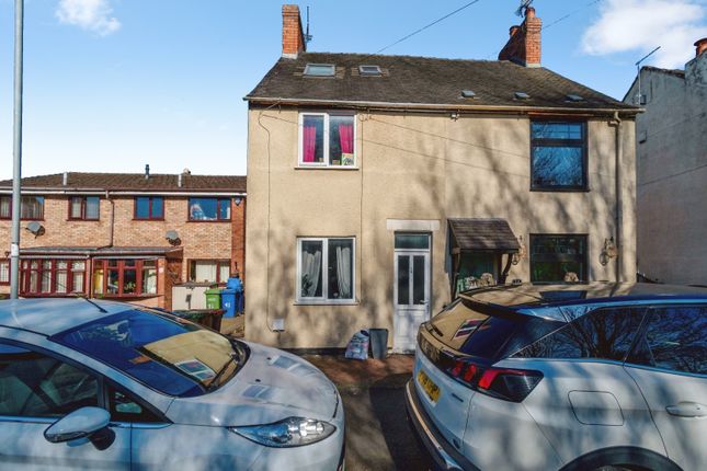 3 bed property, in Chapel Street, £180,000