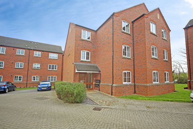 2 bed property, in Brookfield Court, £180,000
