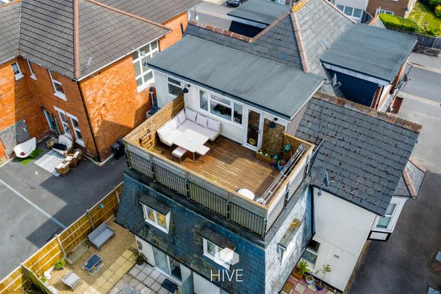 2 bed property, in Alumhurst Road, £315,000