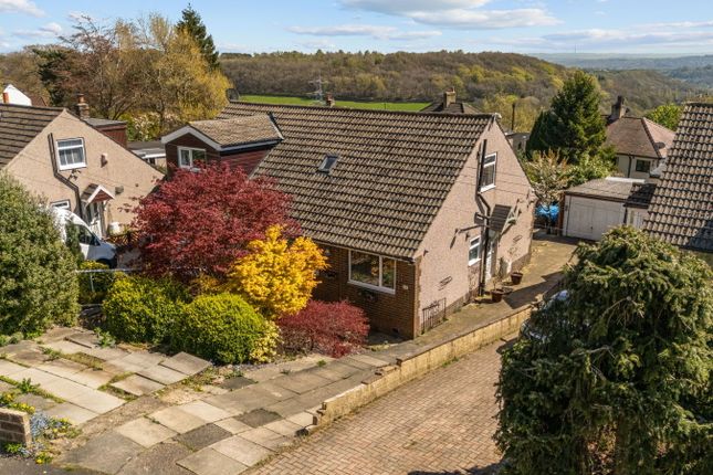 4 bed property, in Hill View Gardens, £235,000