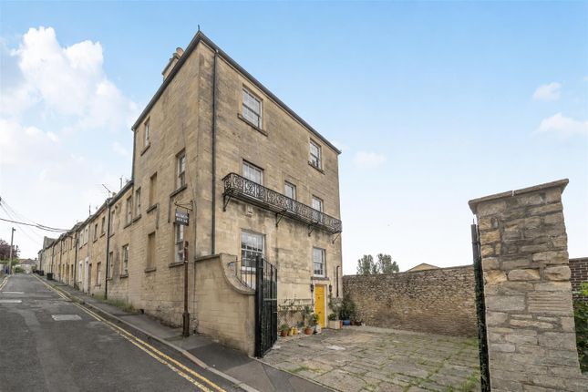 6 bed property, in St. Marys Place, £450,000