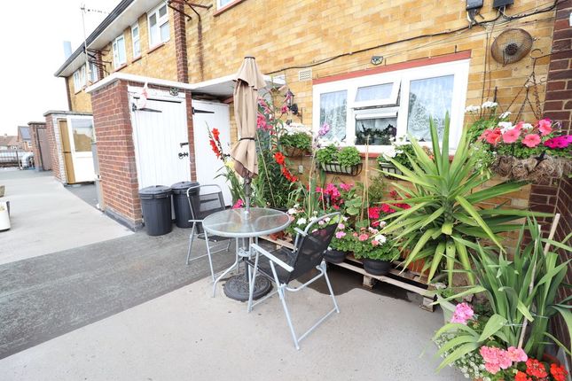 3 bed property, in Whaddon Way, £210,000