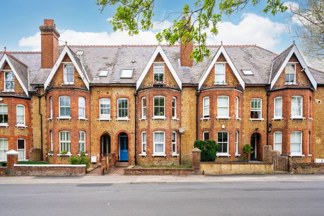 2 bed property, in York Road, £225,000