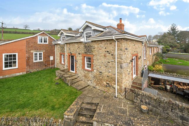 3 bed property, in The Mews, £380,000