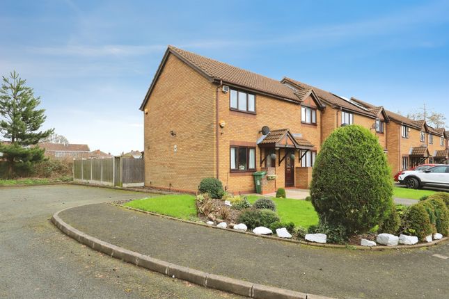 2 bed property, in Ambleside Close, £180,000