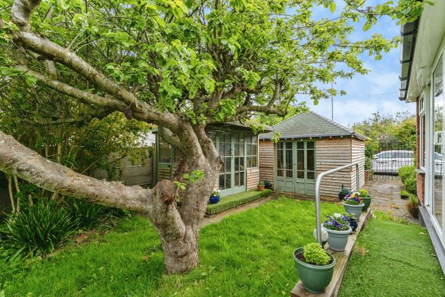 4 bed property, in St. Asaph Avenue, £350,000